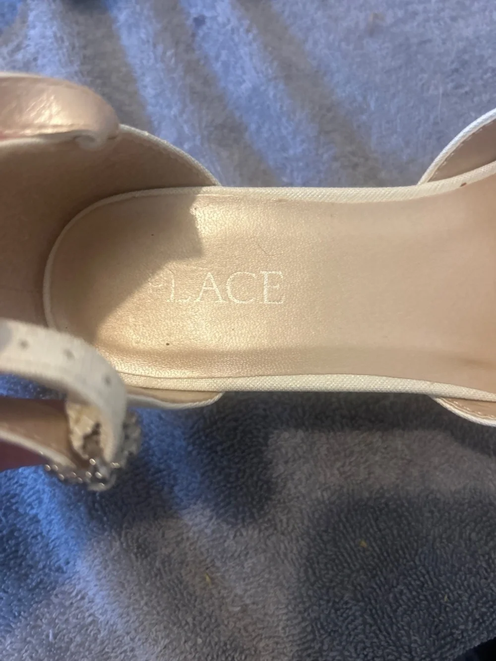 Little girl dress shoe from the children’s place
